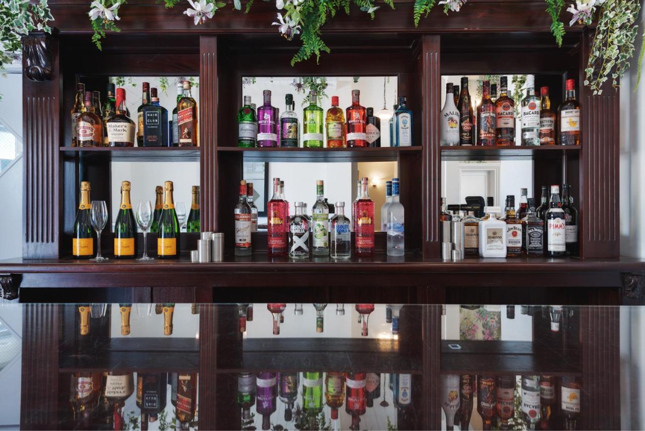佛罗伦萨套房餐厅及精品酒店 朴次茅斯 外观 照片